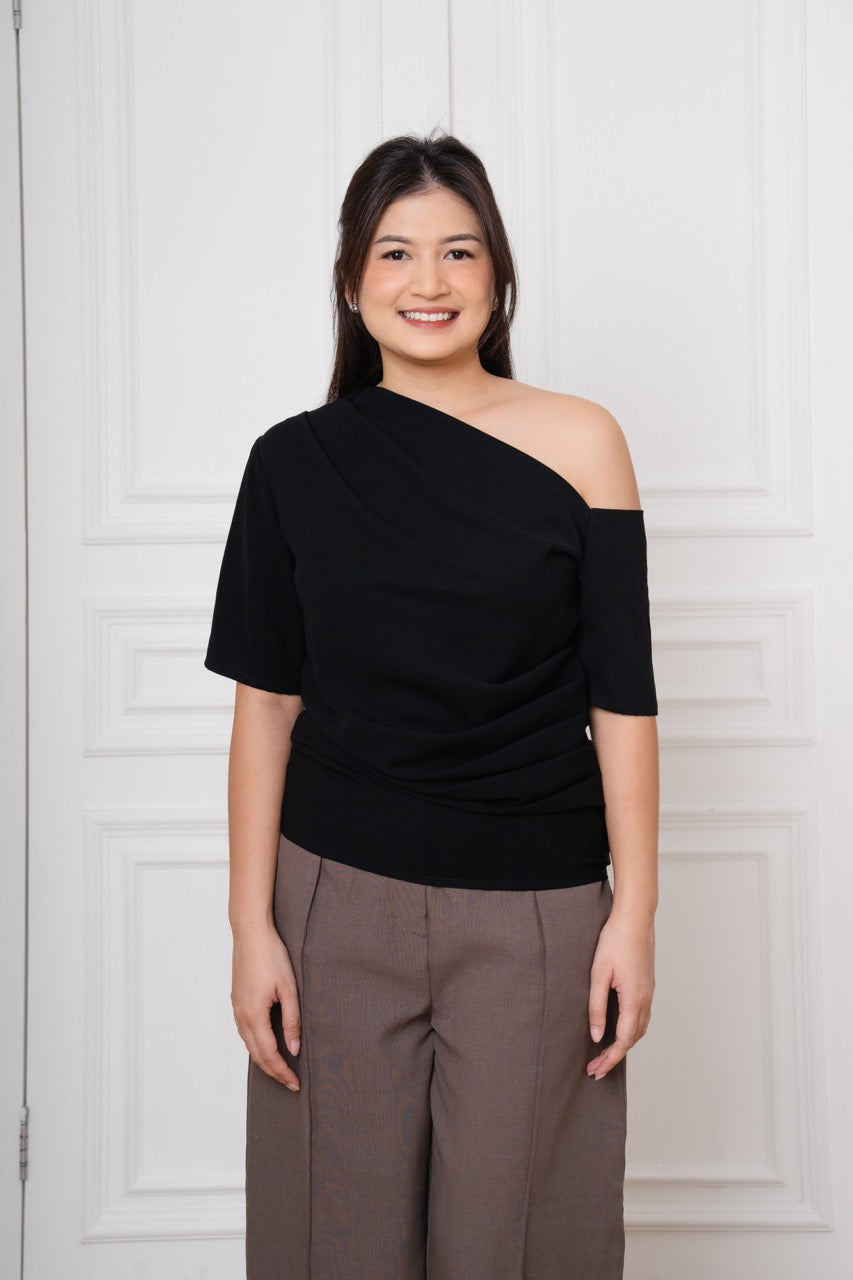 Maelis One Shoulder Top | Black