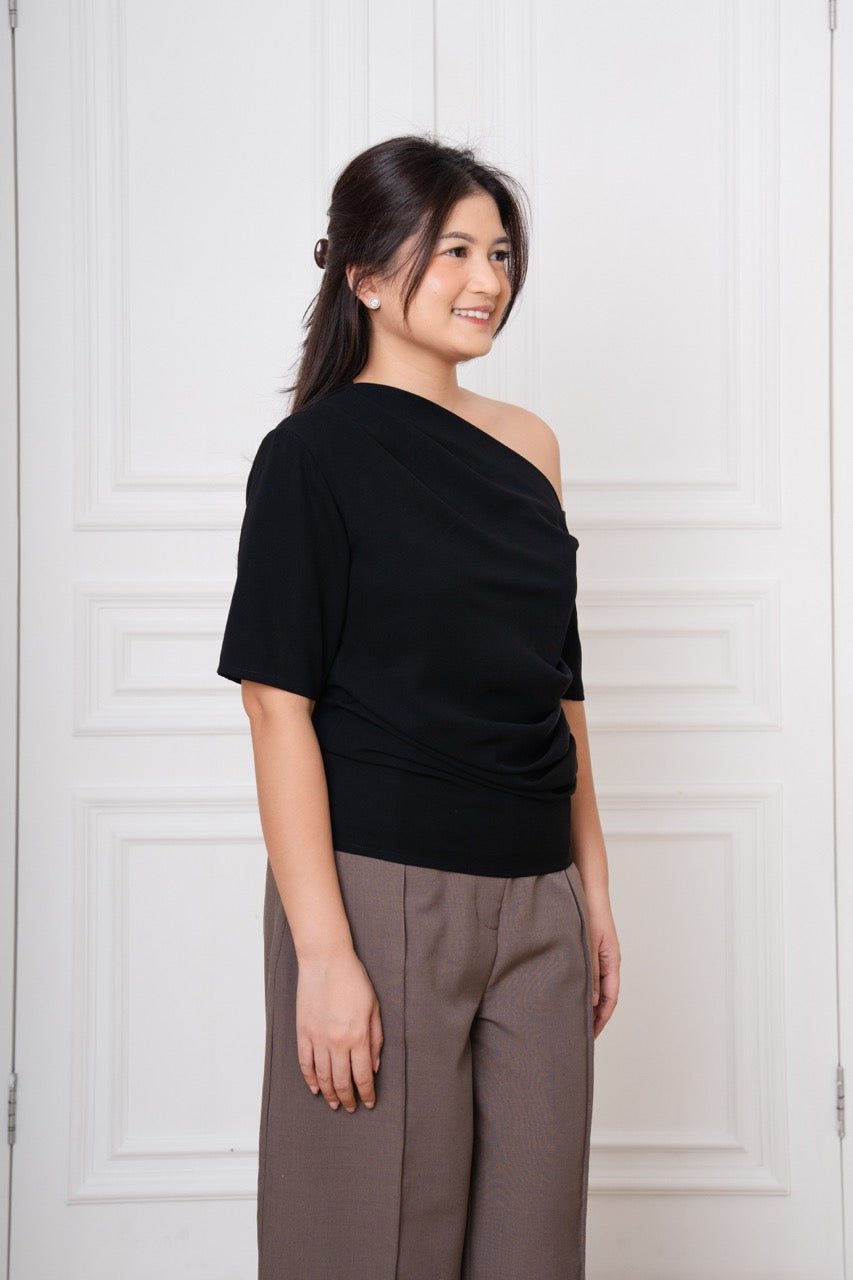 Maelis One Shoulder Top | Black